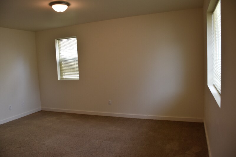 Building Photo - 8372 Wabash Ave S