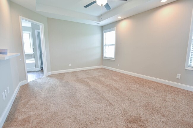 Building Photo - Pet Friendly Four Bedroom!