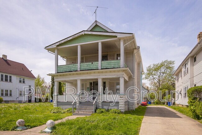 Building Photo - 3600 E 153rd St