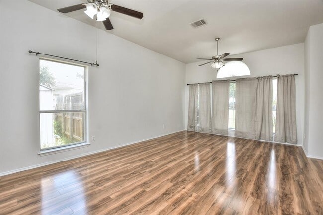 Building Photo - 3007 Crystal Cove