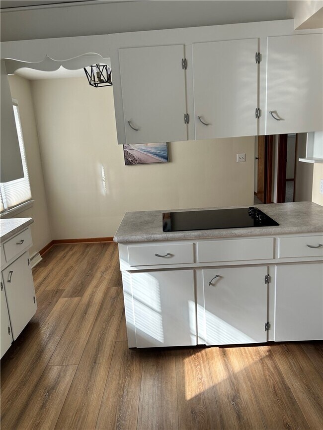 Building Photo - 1254 Charles St