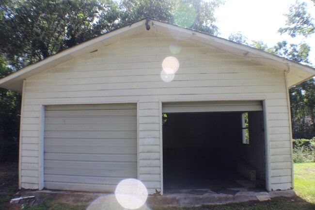 Building Photo - Your Cottage Awaits!
