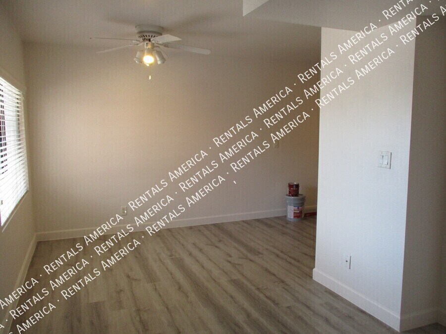 Building Photo - 330 S Beck Ave