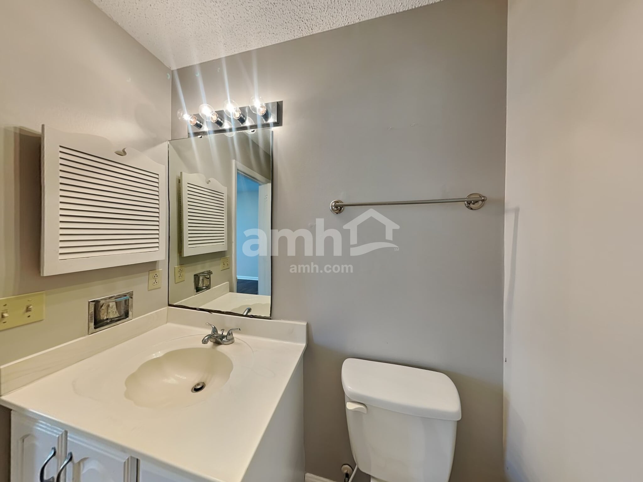 Building Photo - 12631 Delman Ln