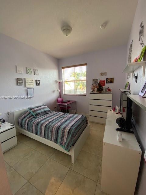 Building Photo - 4920 SW 140th Terrace