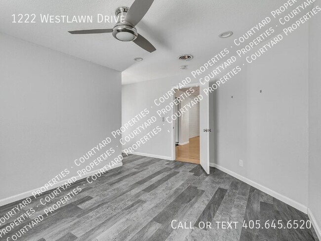 Building Photo - 1222 Westlawn Dr
