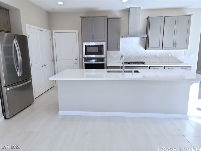 Building Photo - 299 Stradella Pl