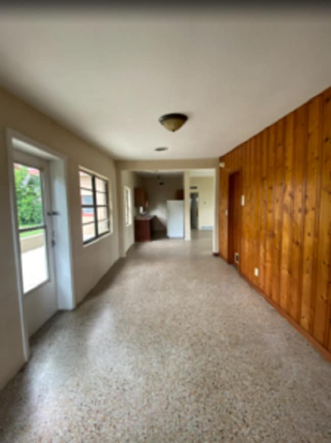 Building Photo - 100 Carolyn Terrace