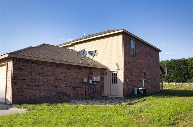 Building Photo - 1708 S Waco St
