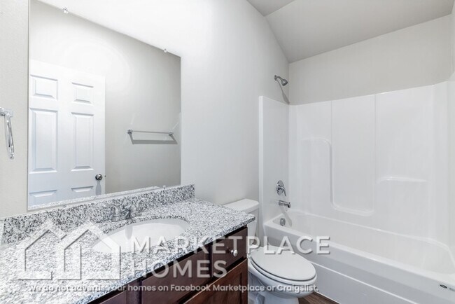 Building Photo - 884 S Brambling Ln