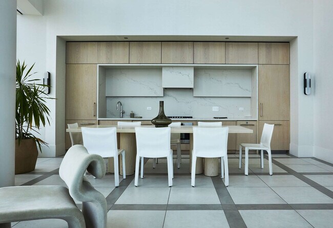 Building Photo - 1000 S Michigan Ave