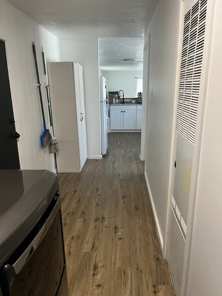 Building Photo - 1634 3rd St E