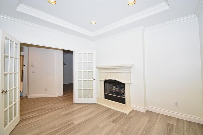 Building Photo - 4323 Lake Walk Ct