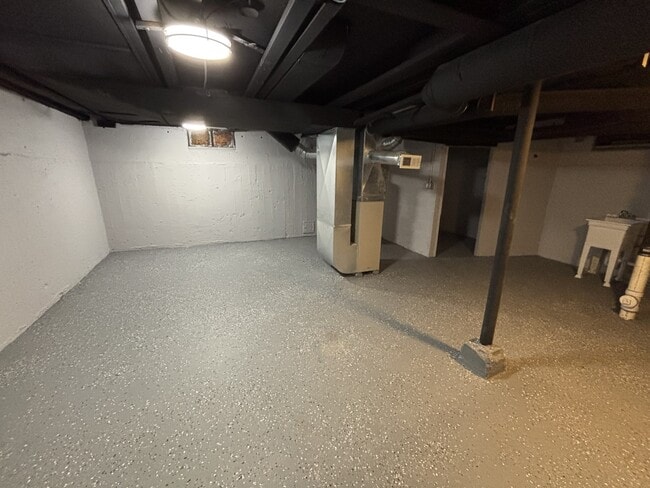 Building Photo - 1311 Marshall Pl