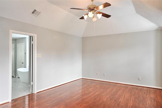 Building Photo - 3114 Hollow Creek Ct
