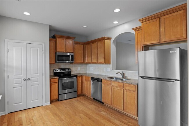 Building Photo - Well Maintained Three Bedroom Home!