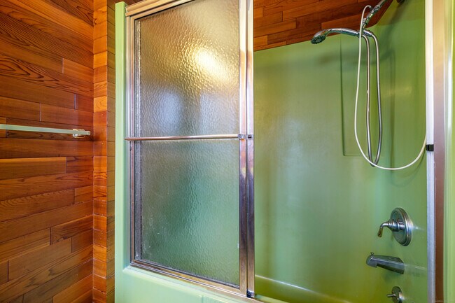 Building Photo - 117 Church Hill Rd