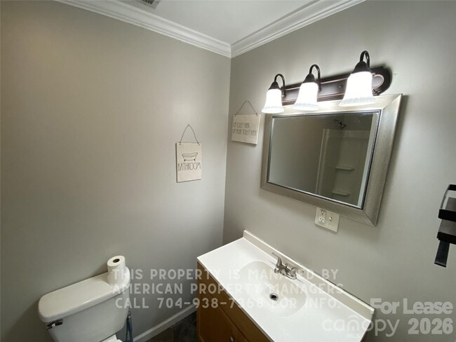 Building Photo - 303 Southern St