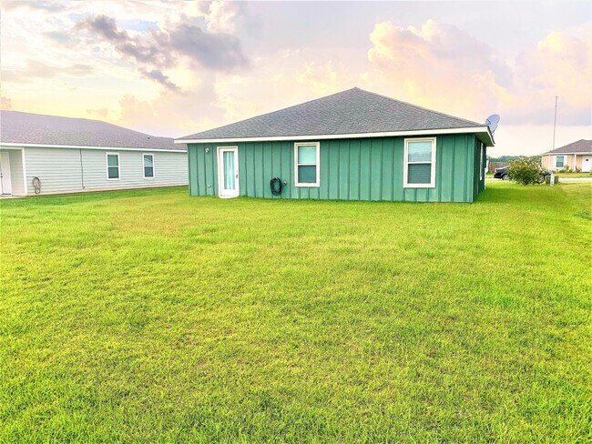 Building Photo - Marem Dr.