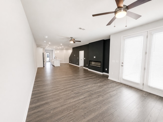 Building Photo - 717 Isleworth Ln