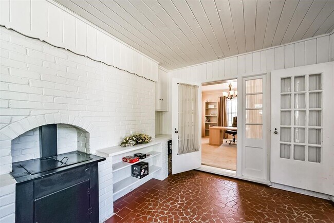 Building Photo - 3423 Ozark St