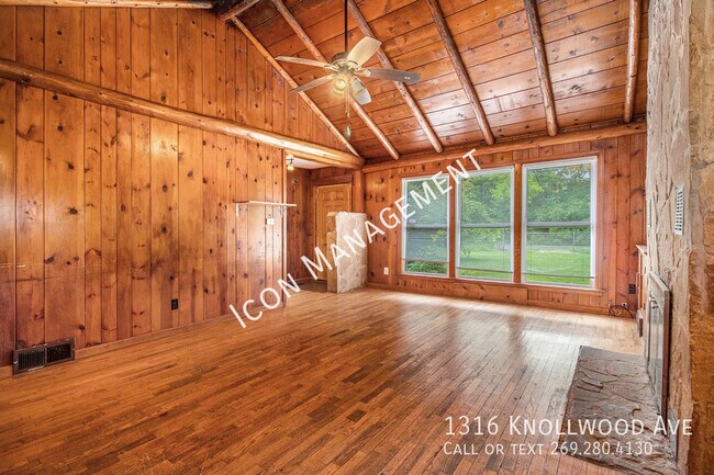 Building Photo - 1316 Knollwood Ave