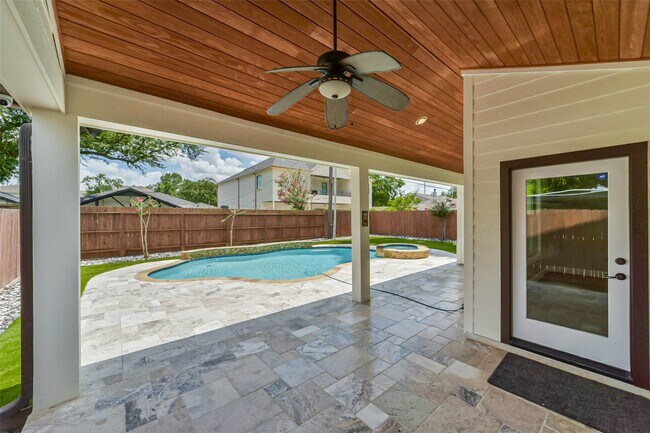 Building Photo - 1317 Chantilly Ln