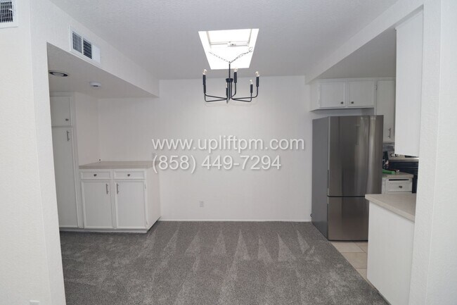 Building Photo - *GREAT SPECIAL! $500 OFF!* 1BR/1BA w/ TWO ...
