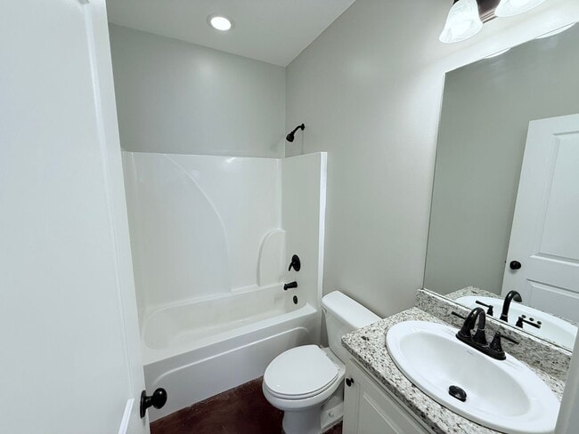 Building Photo - 104 Private Rd 4017