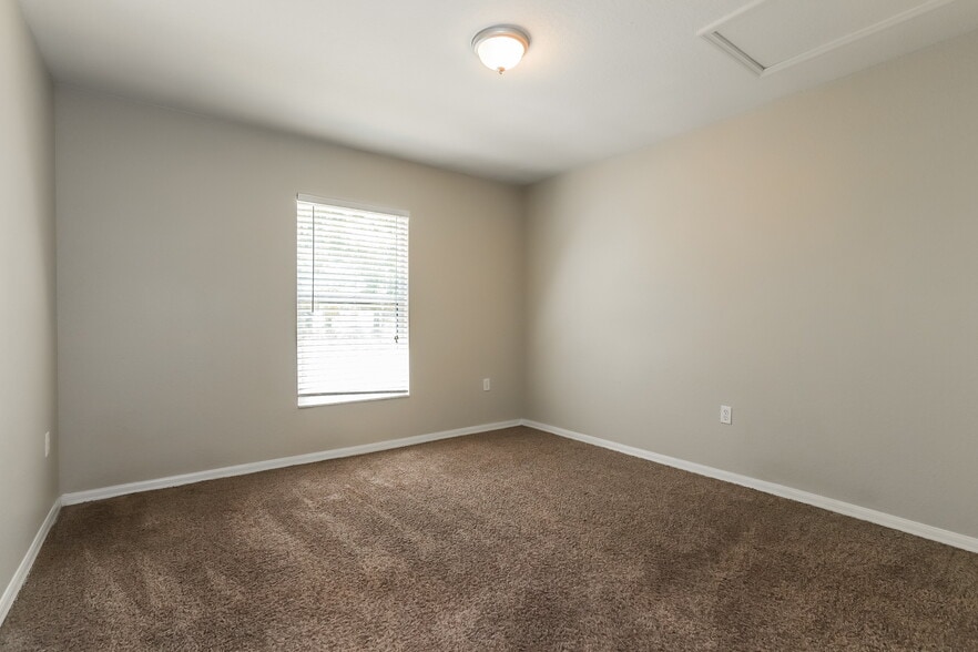 Building Photo - 5865 Daughtery Downs Loop