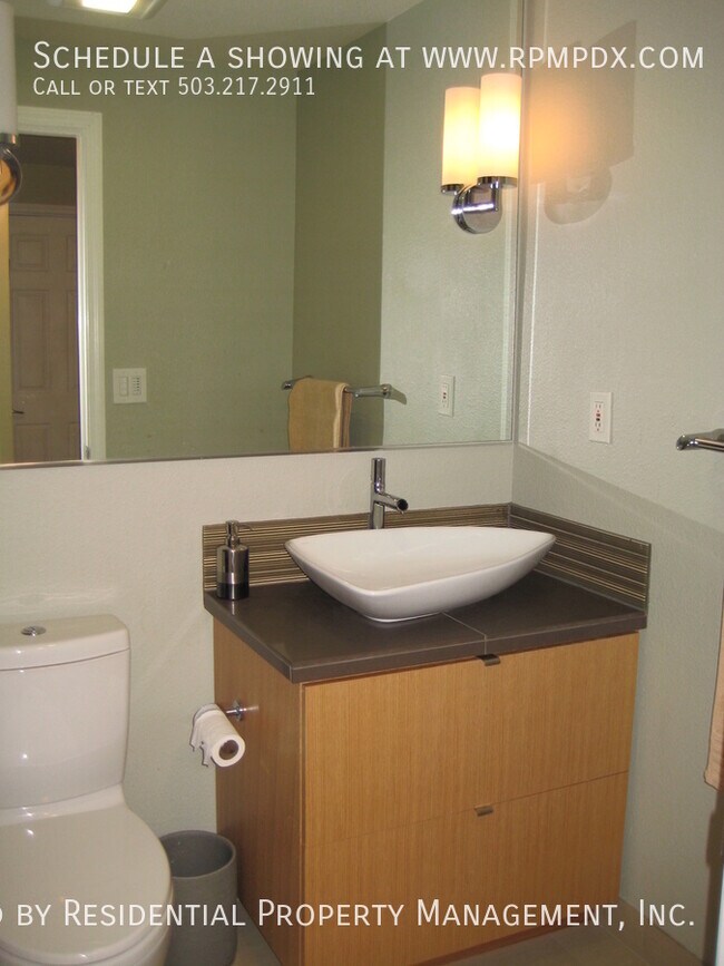 Building Photo - 7730 SW 87th Ave