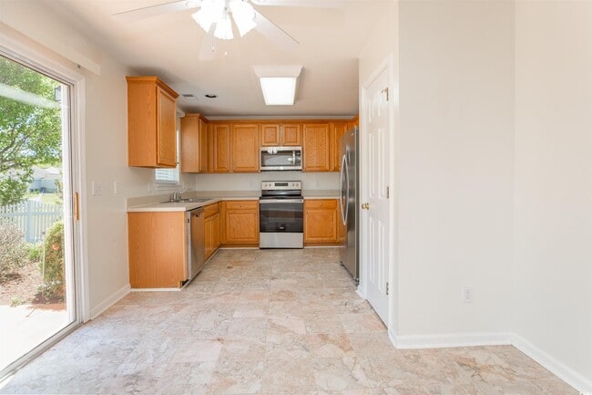 Building Photo - 2424 Hayseed Way