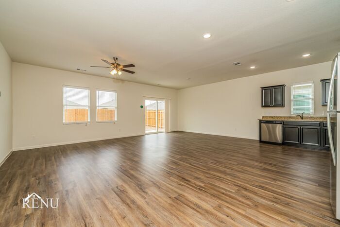 Building Photo - 580 Crestridge Dr