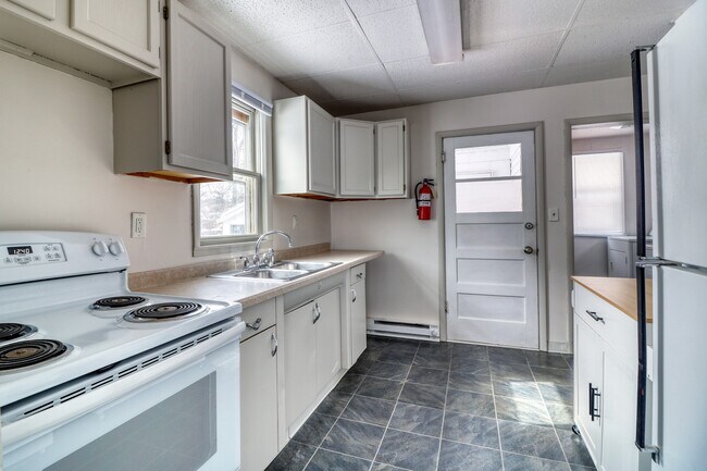 Kitchen - 611 10th St S