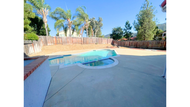 Building Photo - Temecula Pool Home - 4 Bed | 2.5 Bath