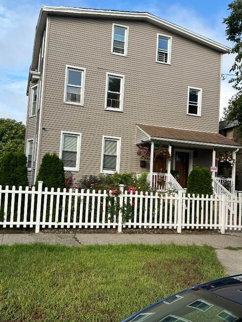 Building Photo - 1605 Park Ave