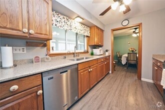 Building Photo - 3839 Sunset Dr