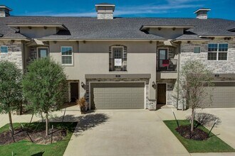 Building Photo - Avalible for August Pre-Lease! 4 Bed 4.5 Bath Townhome Next to Pool!
