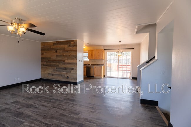 Building Photo - 4709 Windmill Rd