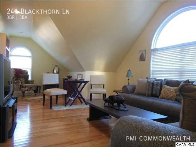 Building Photo - 241 Blackthorn Ln