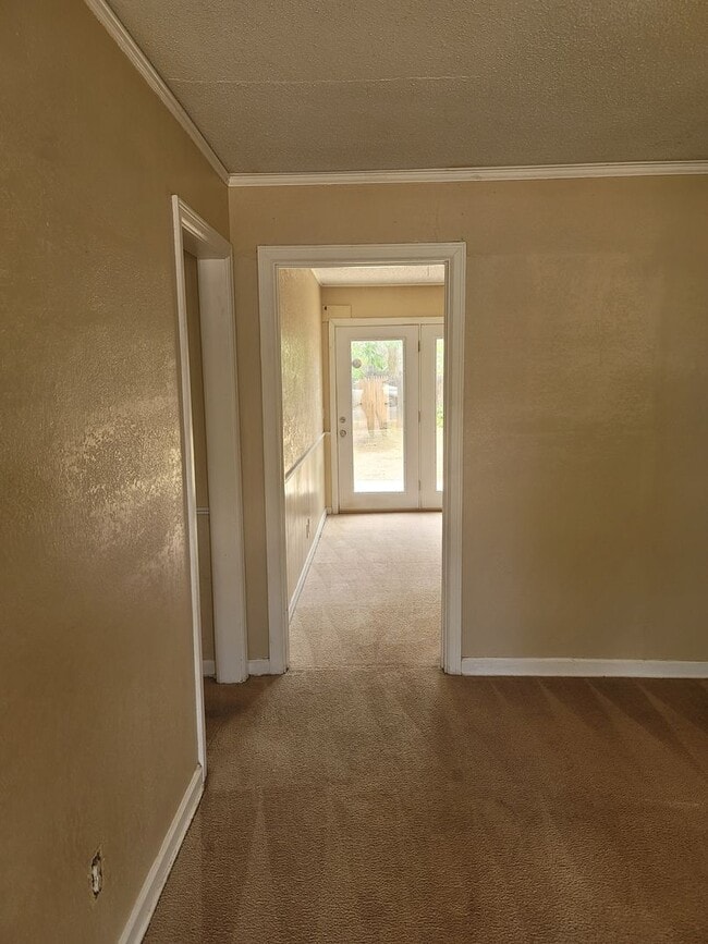 Building Photo - 924 S Crockett St