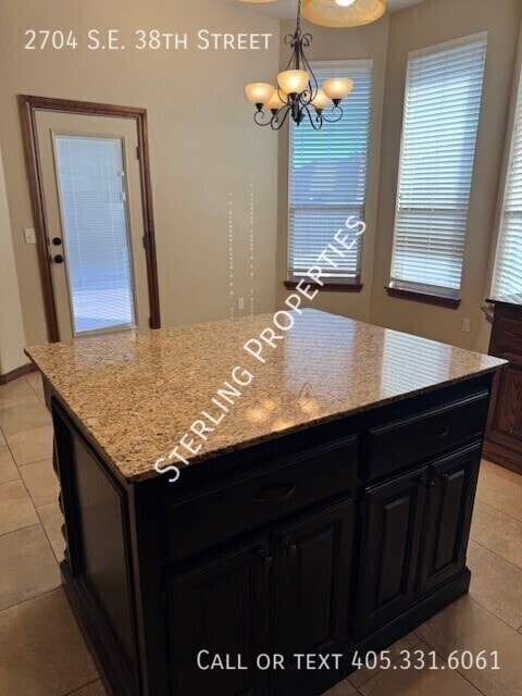 Building Photo - 2704 SE 38th St