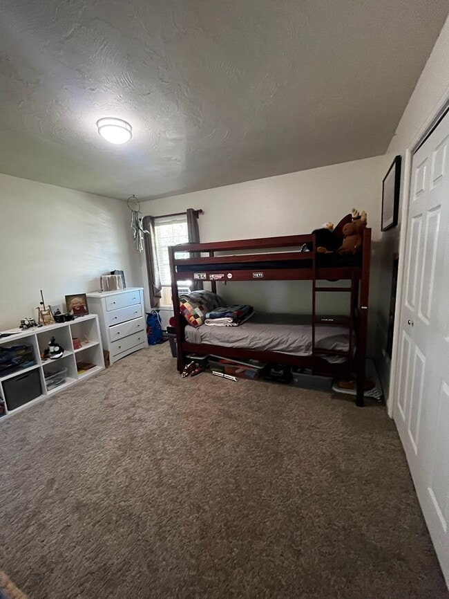 Building Photo - Furnished 3-Bedroom Home in Quiet Victor N...