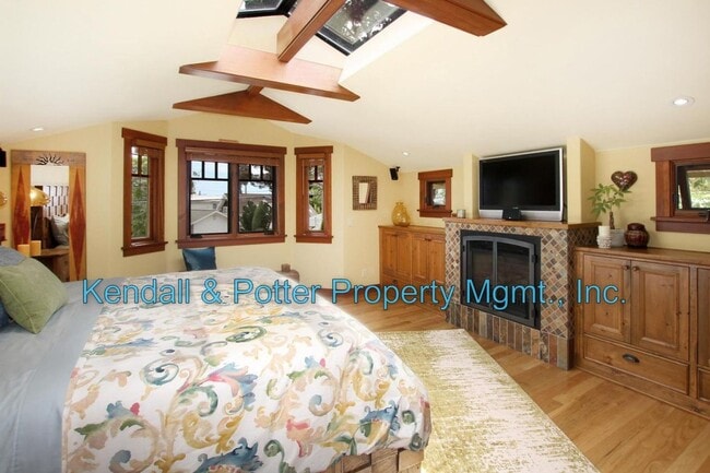 Building Photo - 508 Escalona Dr
