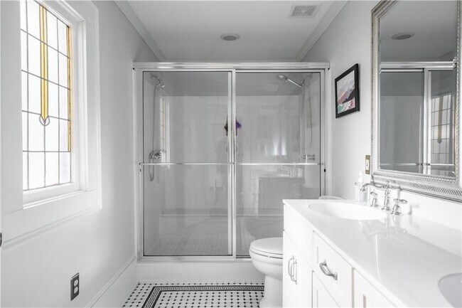 Building Photo - 152 Rivertown Rd