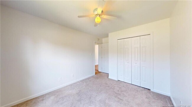 Building Photo - 242 Eppingdale Dr