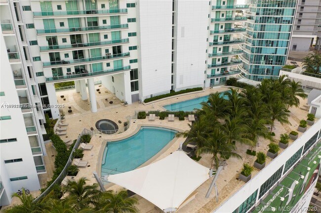 Building Photo - 900 Biscayne Blvd