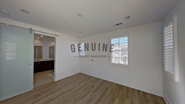 Building Photo - Gorgeous 3 Bedroom Townhouse in Ladera Ranch!