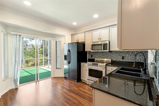 Building Photo - 15929 Fishhawk Creek Ln