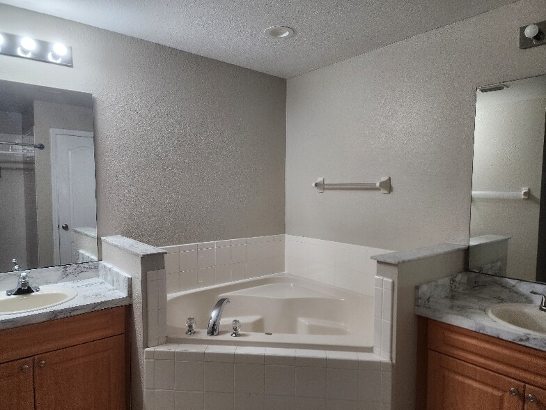 Building Photo - 317 Puffer Ct